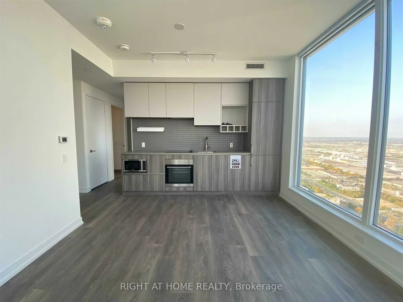 898, Portage, Vaughan Corporate Centre, Vaughan