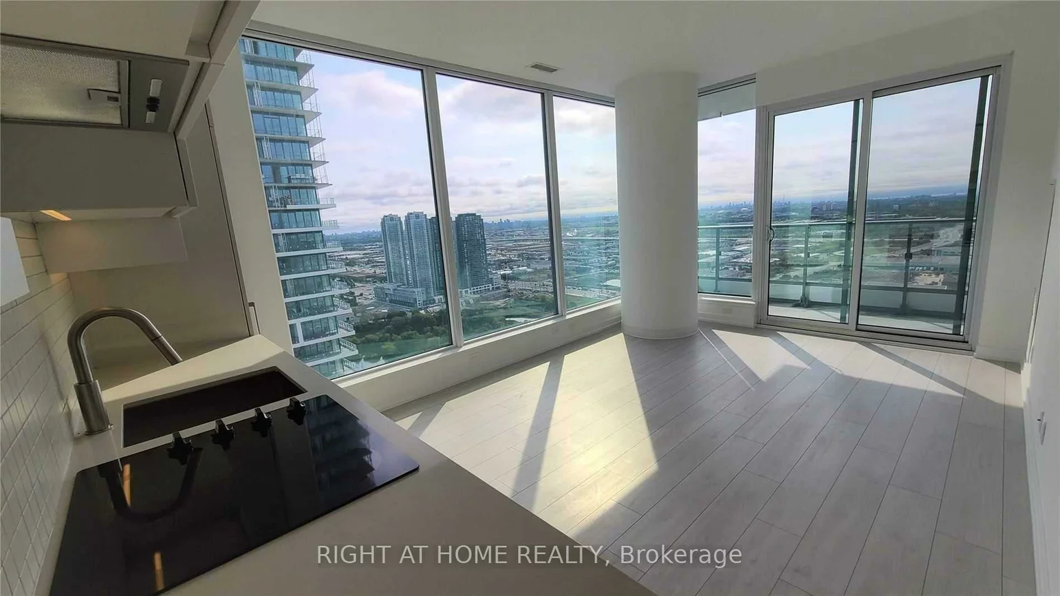 898, Portage, Vaughan Corporate Centre, Vaughan