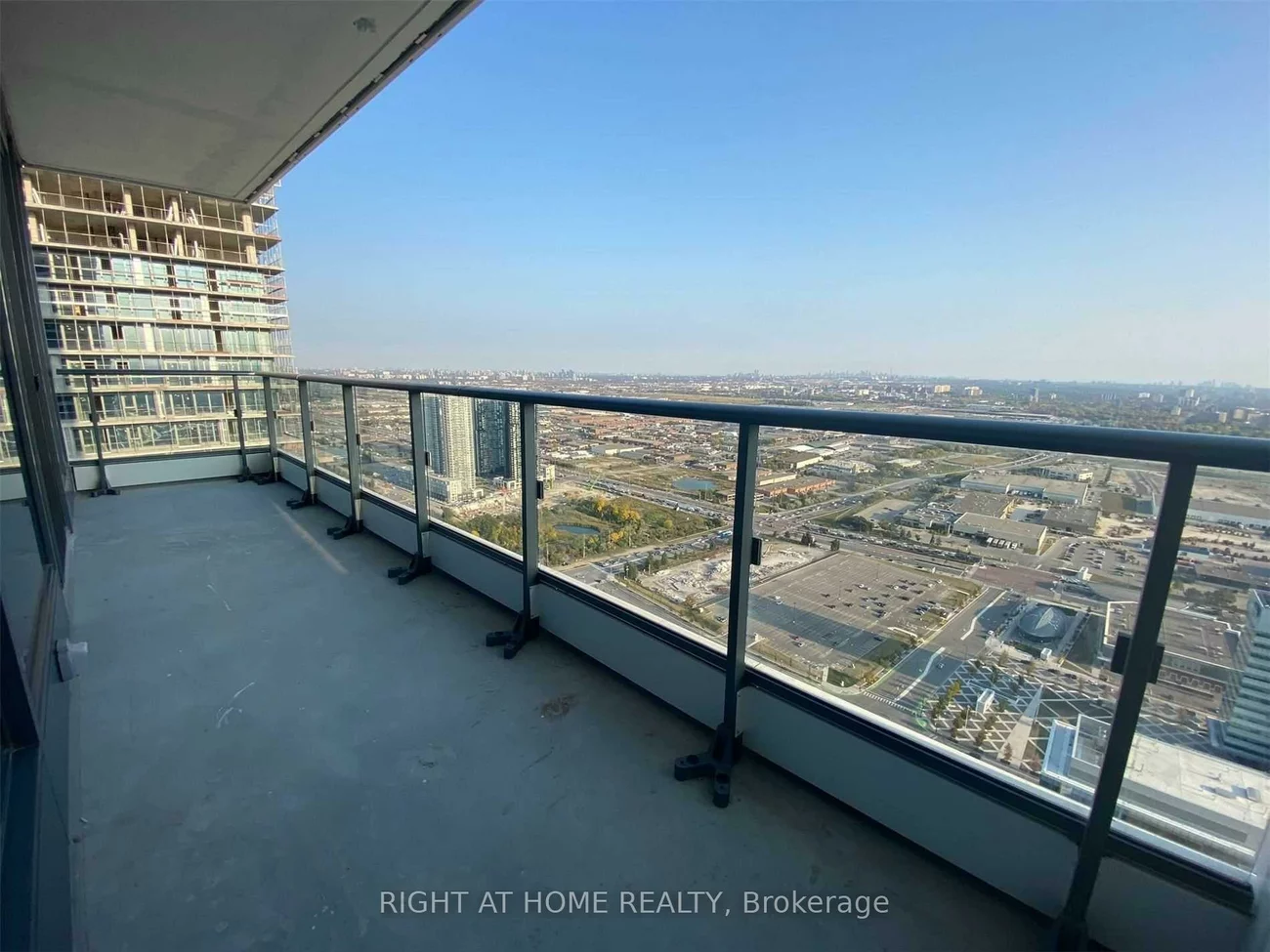 898, Portage, Vaughan Corporate Centre, Vaughan