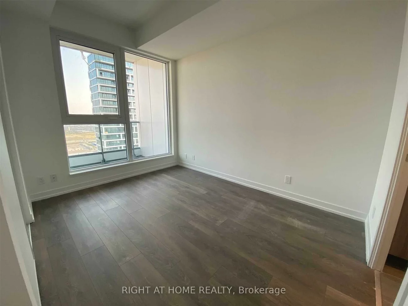 898, Portage, Vaughan Corporate Centre, Vaughan