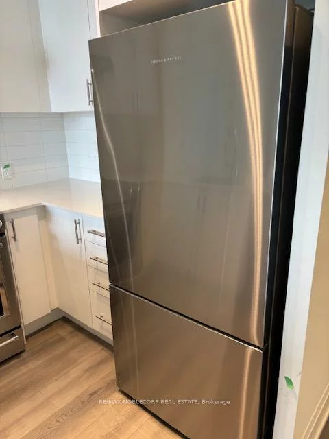 8960, Jane, Vellore Village, Vaughan