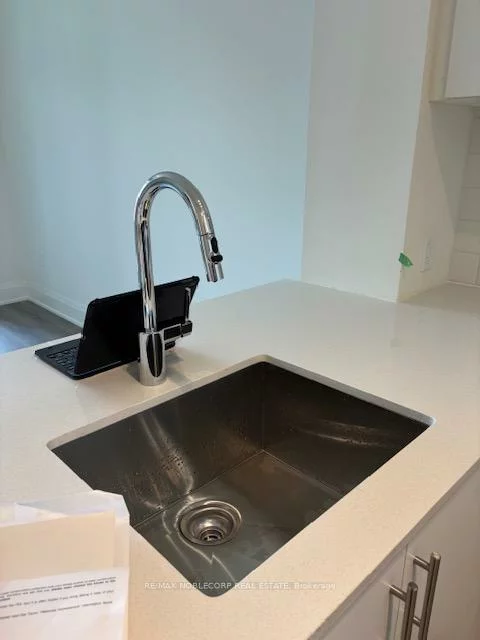 8960, Jane, Vellore Village, Vaughan