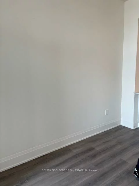 8960, Jane, Vellore Village, Vaughan