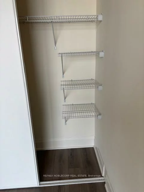 8960, Jane, Vellore Village, Vaughan