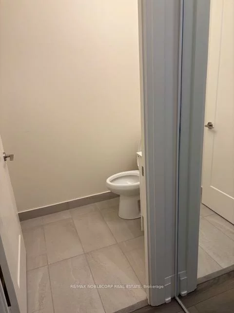 8960, Jane, Vellore Village, Vaughan