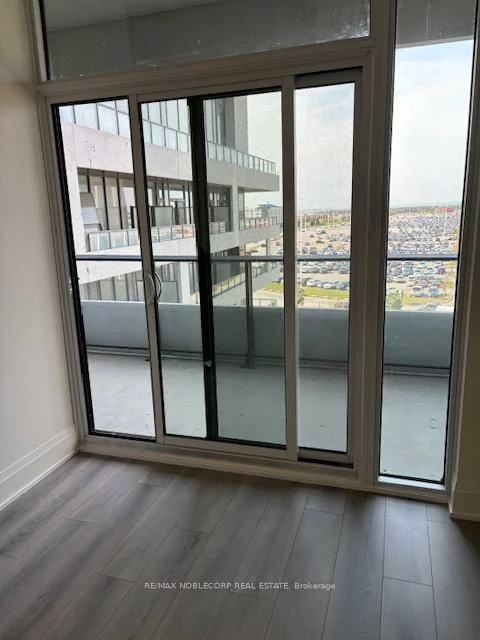 8960, Jane, Vellore Village, Vaughan