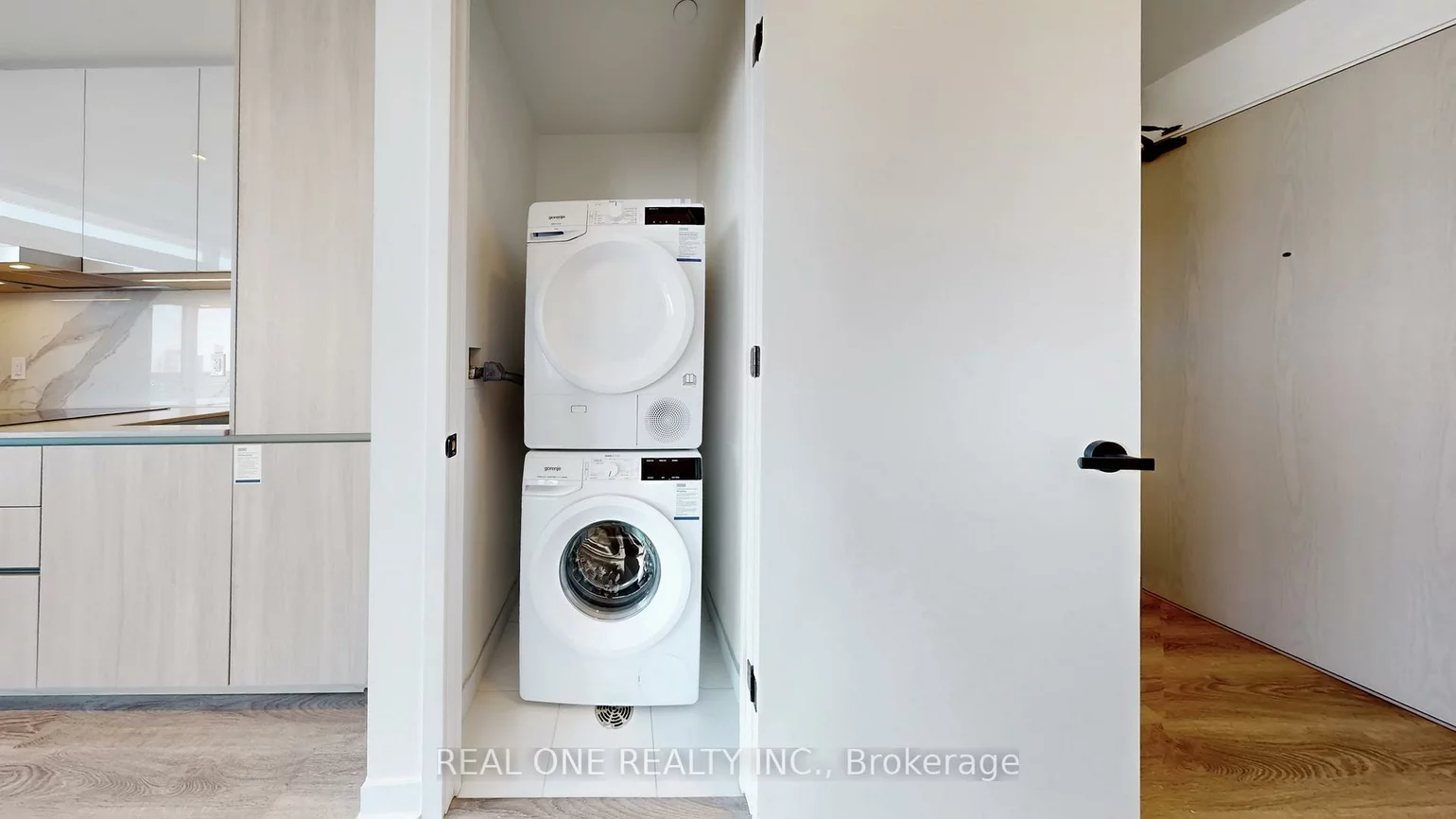 8, Interchange, Vaughan Corporate Centre, Vaughan