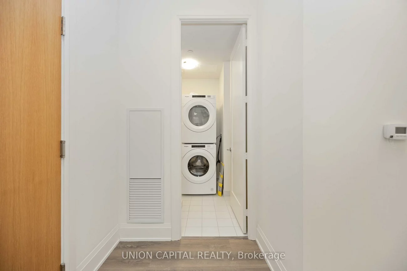 8960, Jane, Vellore Village, Vaughan