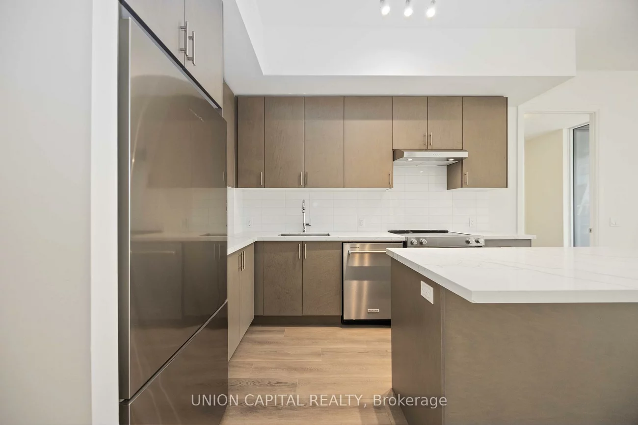 8960, Jane, Vellore Village, Vaughan