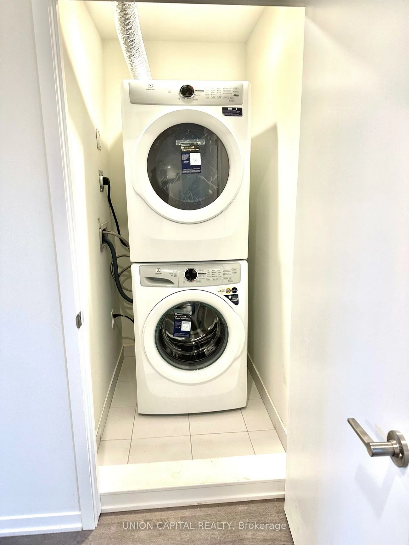 31, Mable Smith, Vaughan Corporate Centre, Vaughan