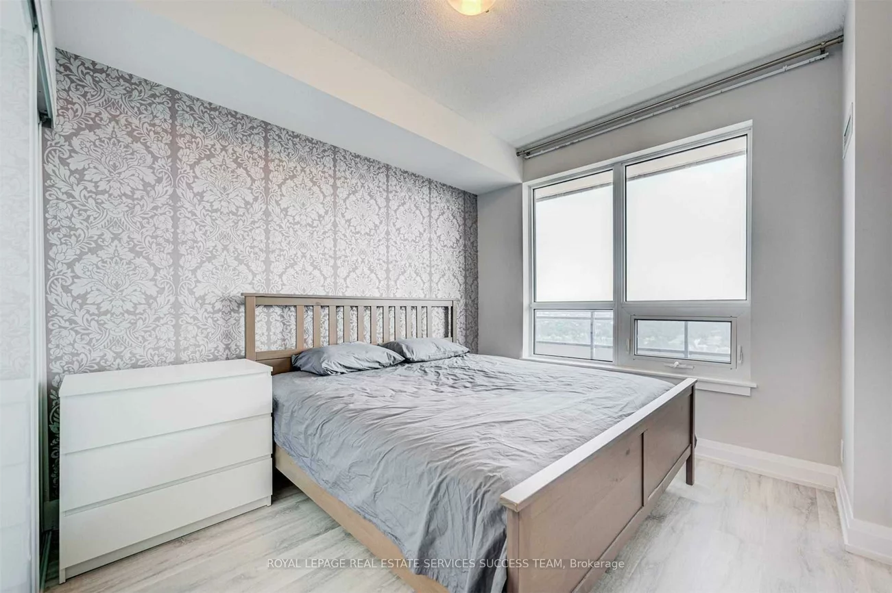 7890, Bathurst, Beverley Glen, Vaughan