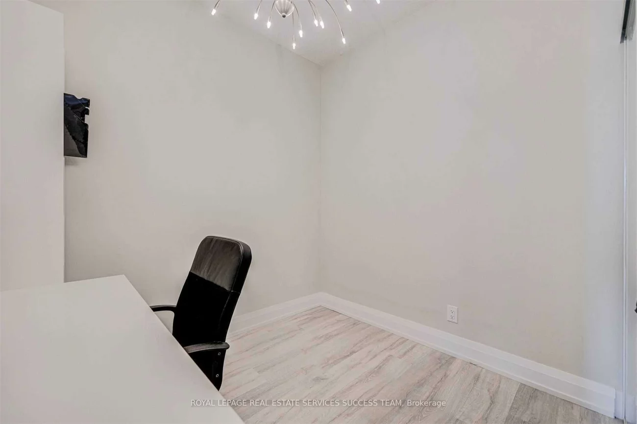 7890, Bathurst, Beverley Glen, Vaughan