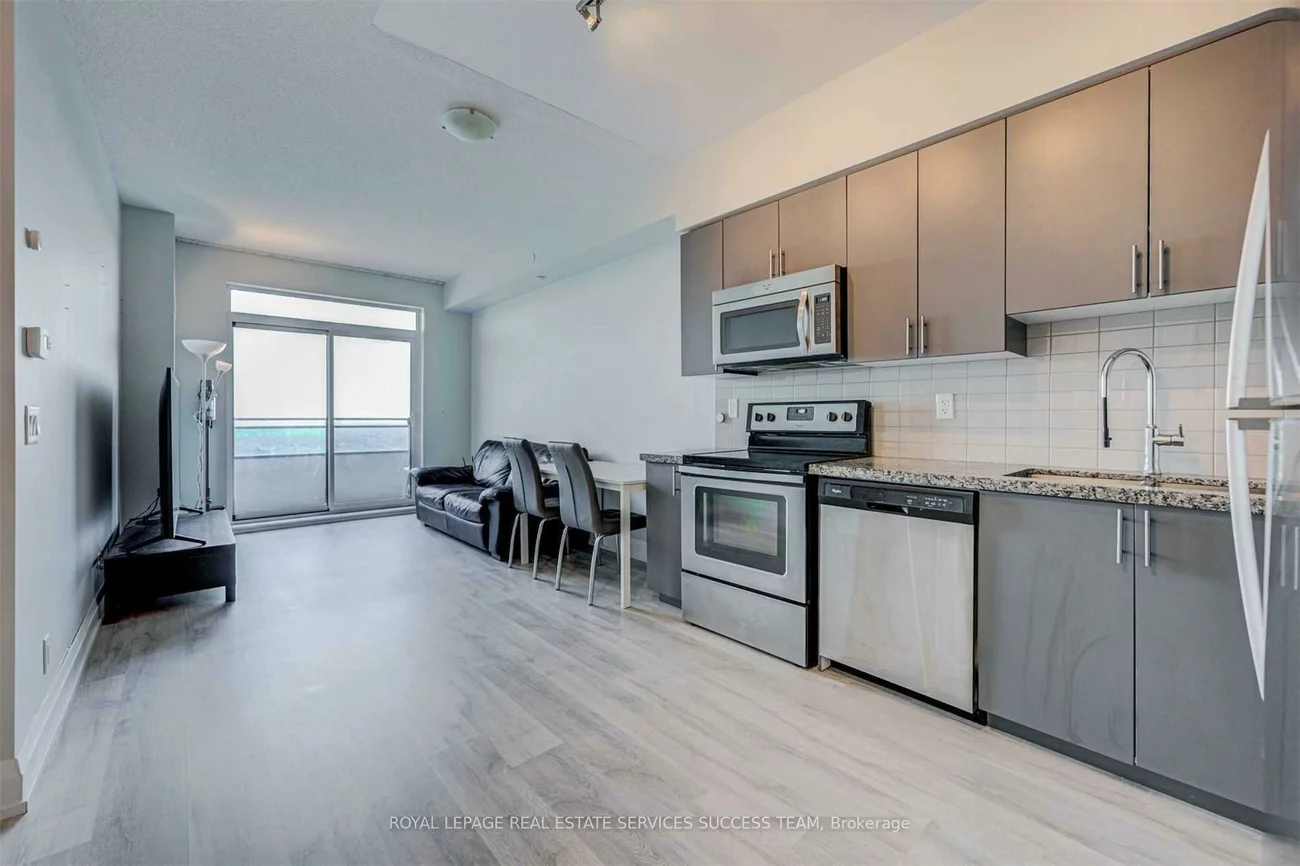 7890, Bathurst, Beverley Glen, Vaughan