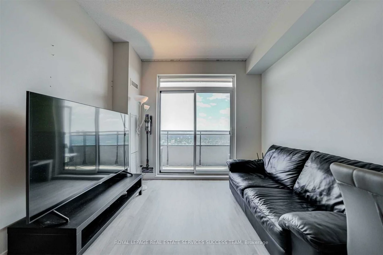 7890, Bathurst, Beverley Glen, Vaughan