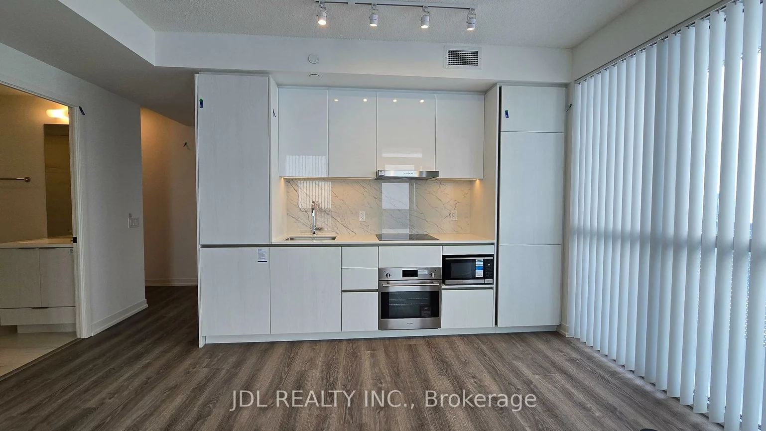 8, Interchange, Vaughan Corporate Centre, Vaughan