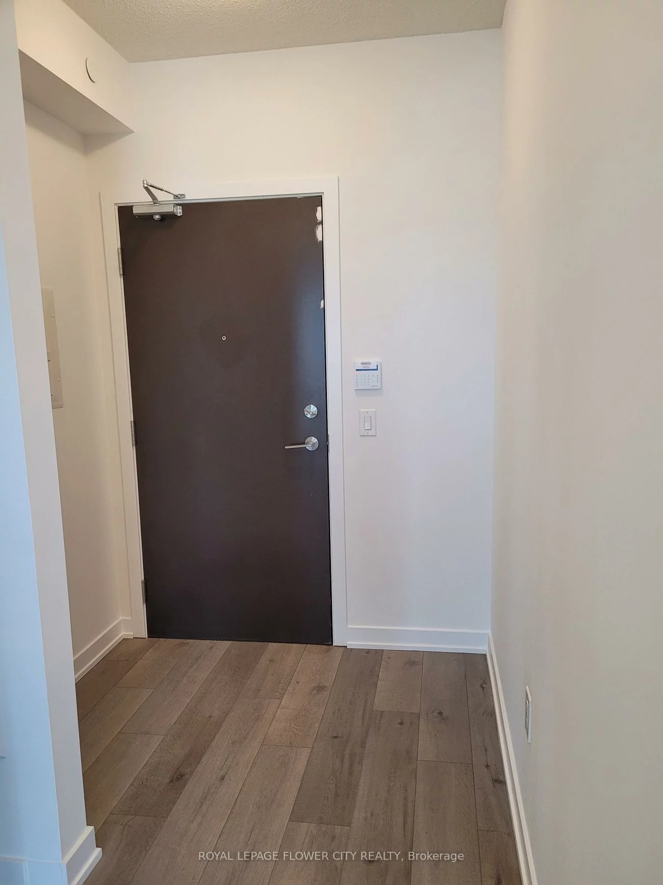 38, Honeycrisp, Vaughan Corporate Centre, Vaughan