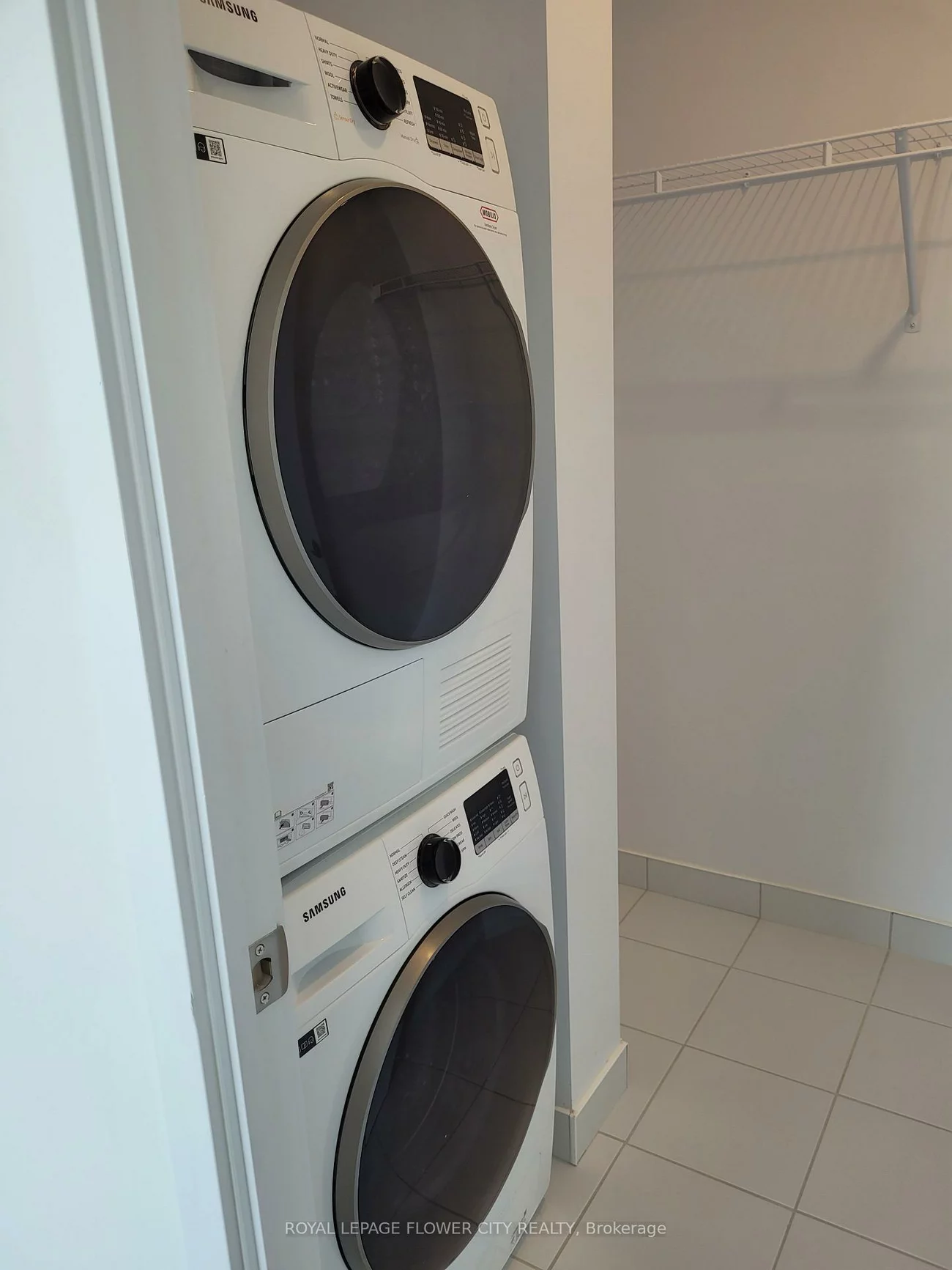 38, Honeycrisp, Vaughan Corporate Centre, Vaughan