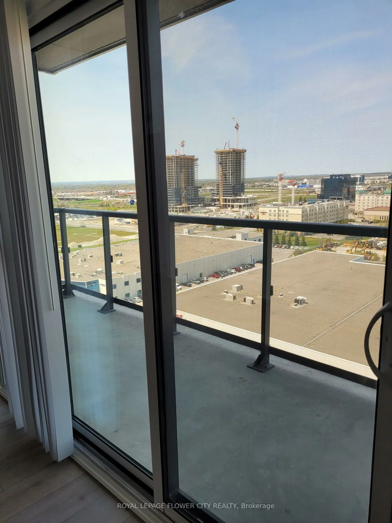 38, Honeycrisp, Vaughan Corporate Centre, Vaughan