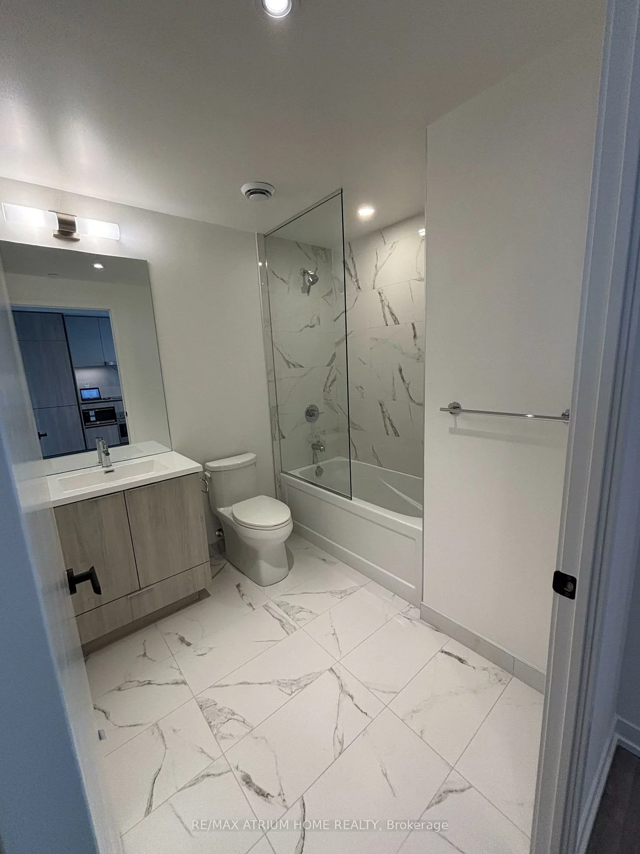 8, Interchange, Vaughan Corporate Centre, Vaughan