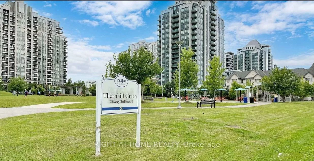 8, Beverley, Beverley Glen, Vaughan