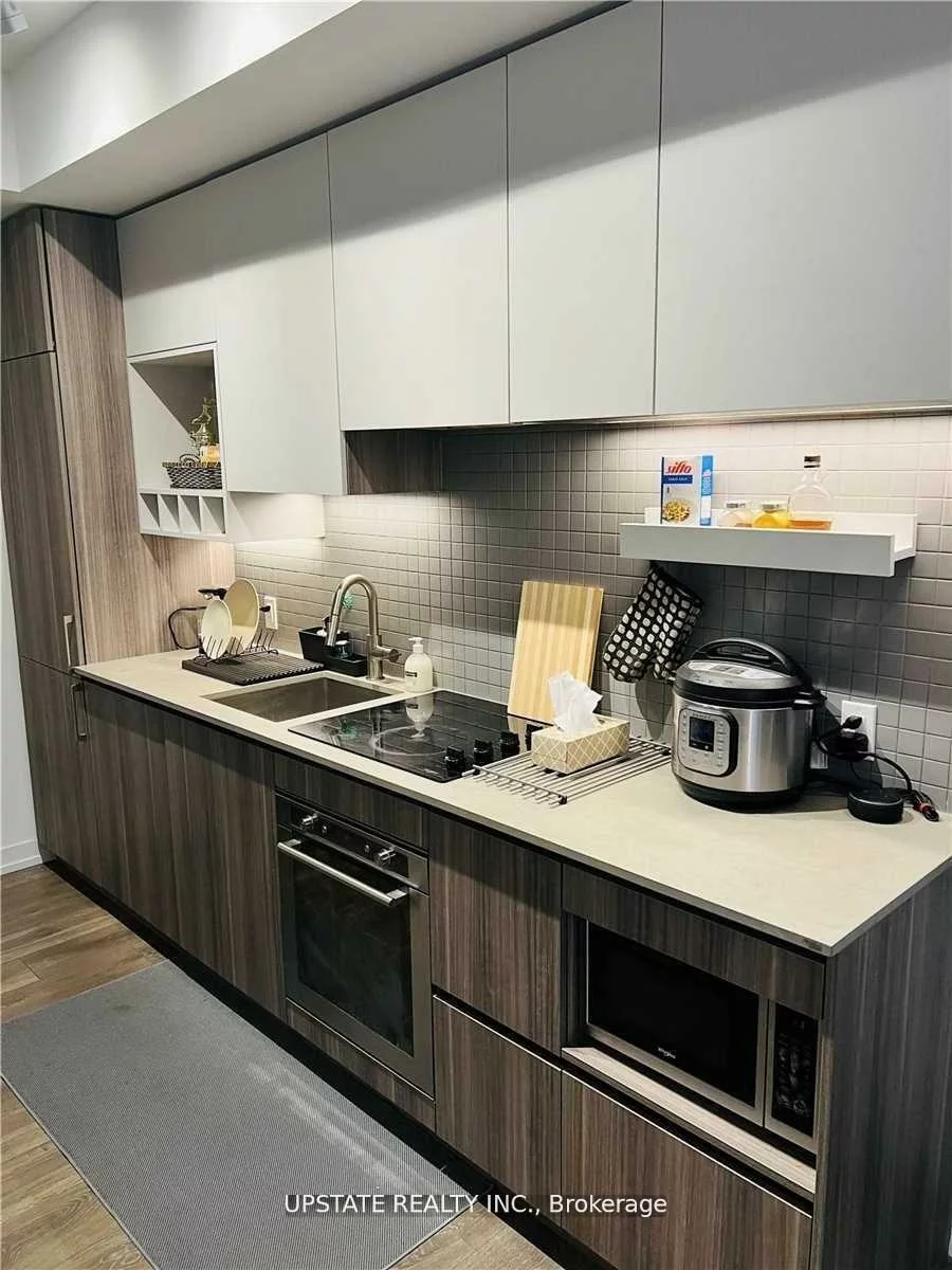 898, Portage, Vaughan Corporate Centre, Vaughan