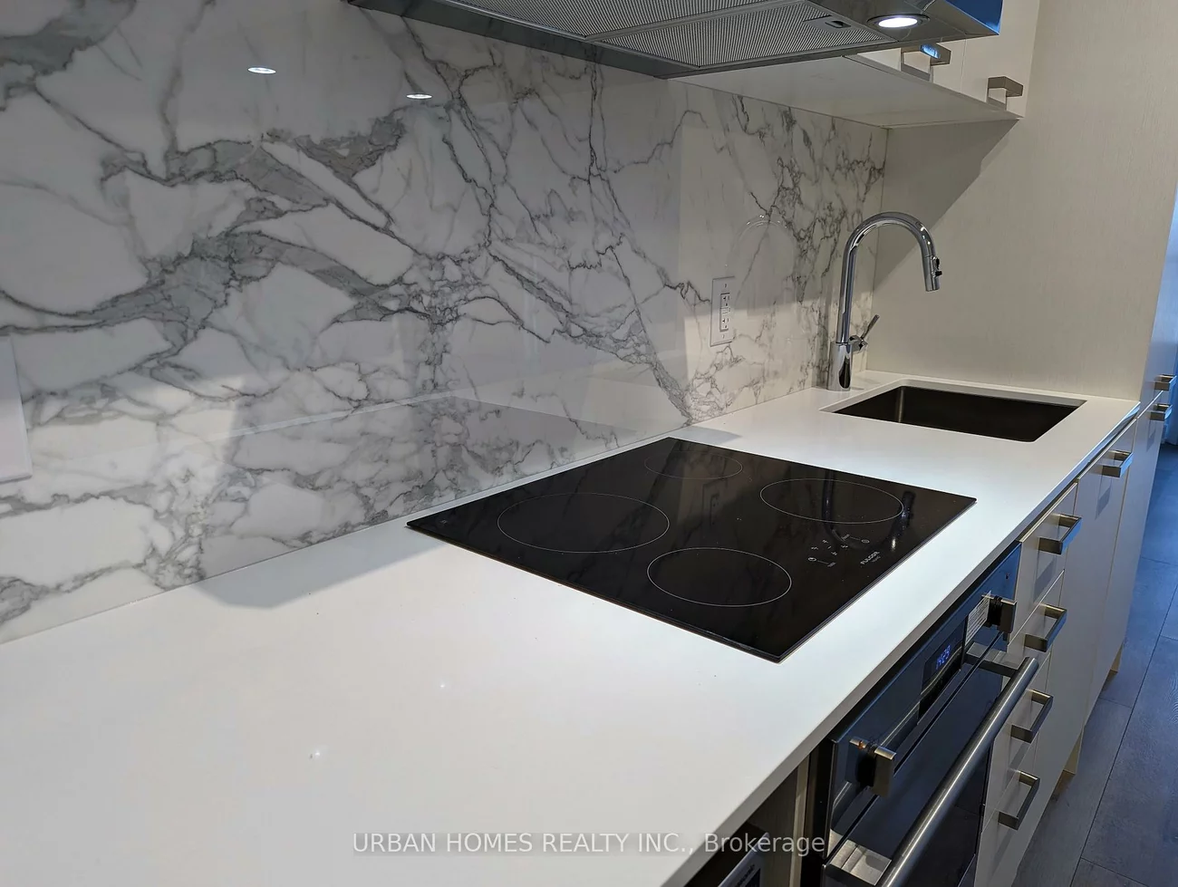 38, Honeycrisp, Vaughan Corporate Centre, Vaughan