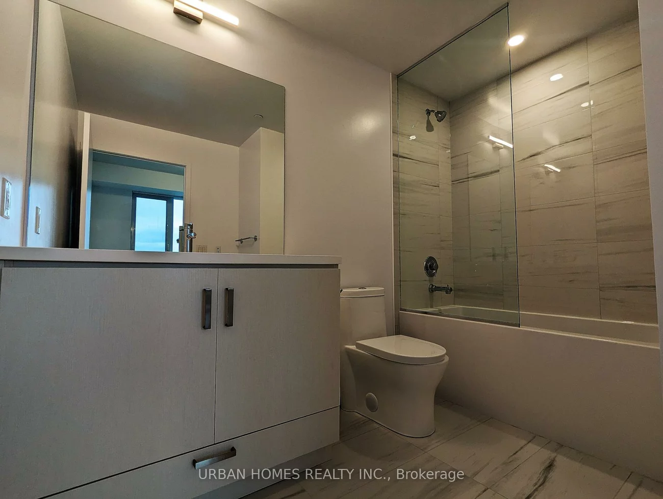 38, Honeycrisp, Vaughan Corporate Centre, Vaughan