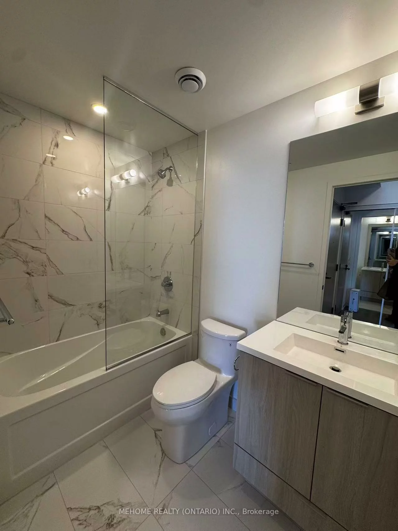 8, Interchange, Vaughan Corporate Centre, Vaughan