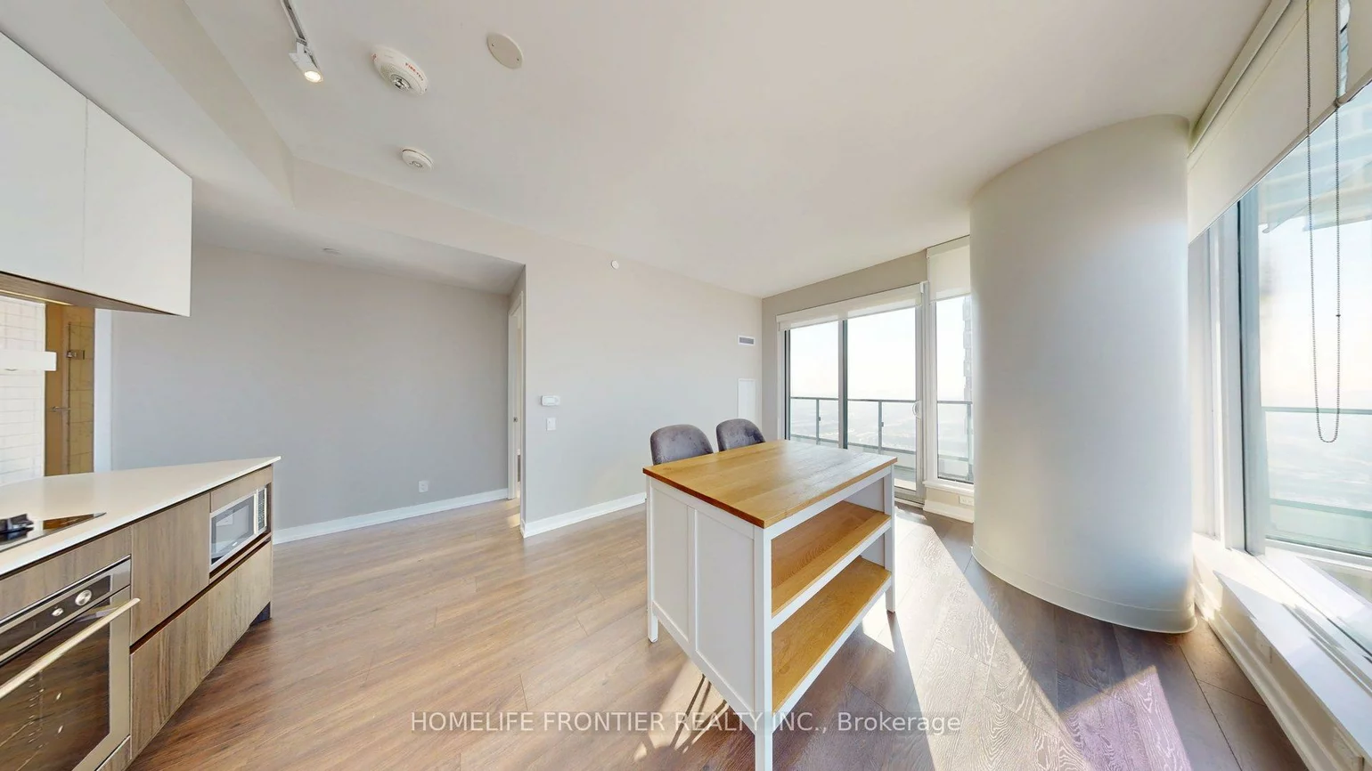 898, Portage, Vaughan Corporate Centre, Vaughan