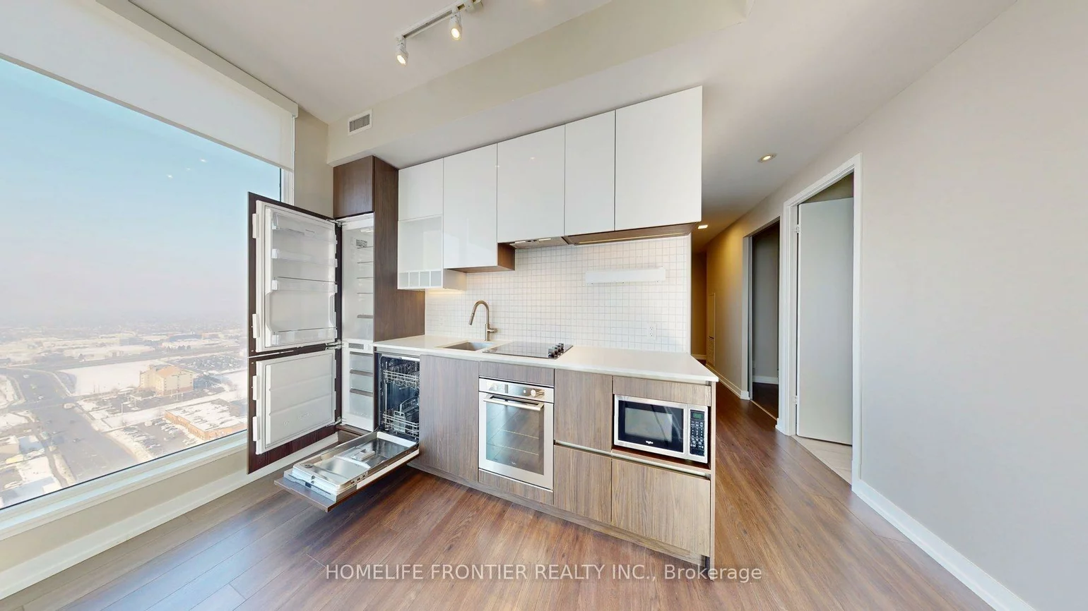 898, Portage, Vaughan Corporate Centre, Vaughan