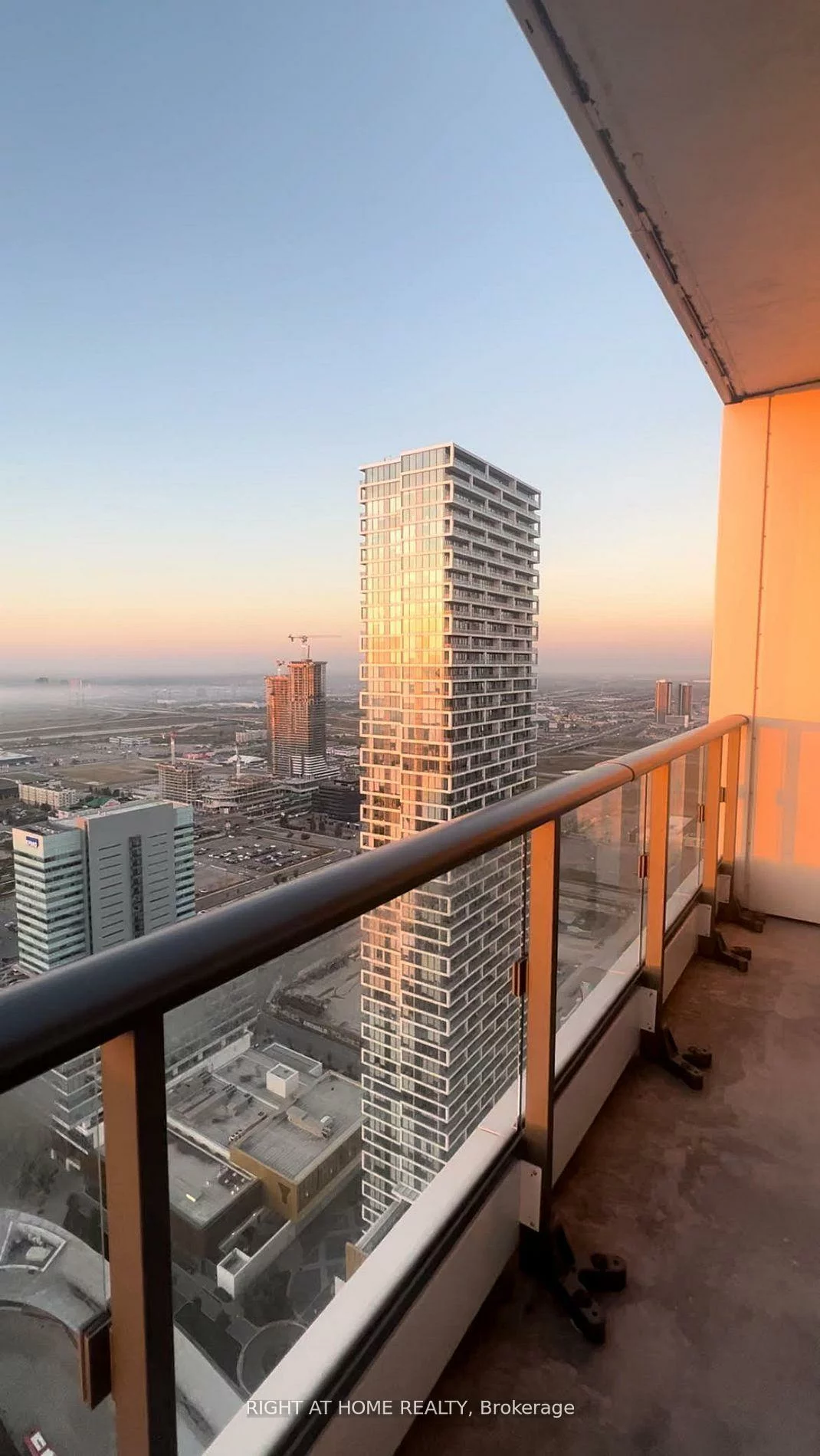 950, Portage, Vaughan Corporate Centre, Vaughan