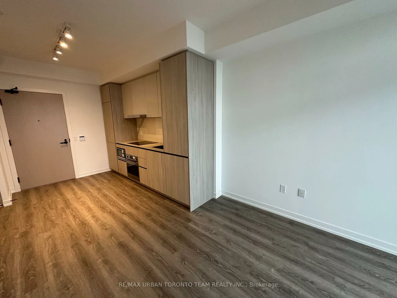 8, Interchange, Vaughan Corporate Centre, Vaughan