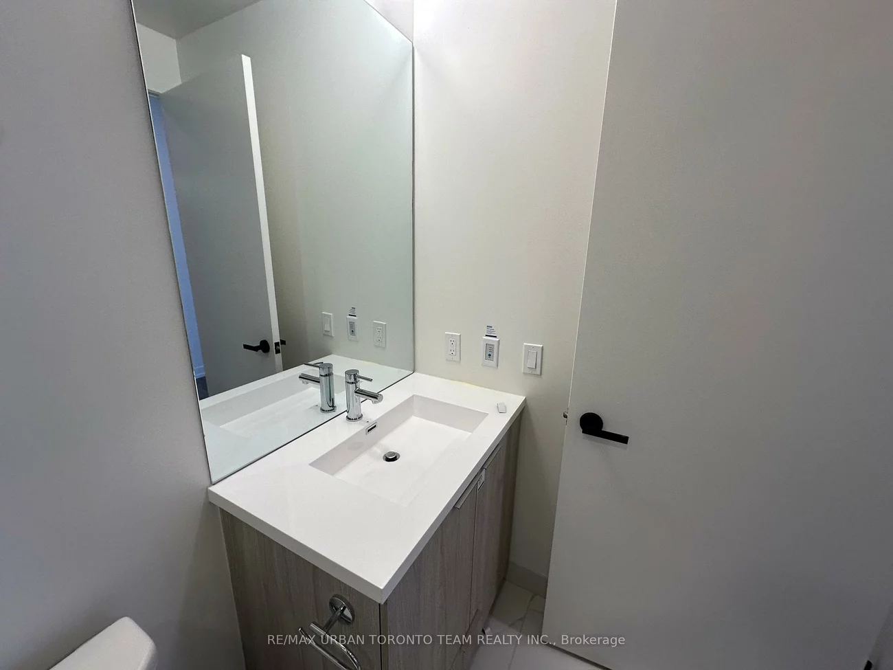 8, Interchange, Vaughan Corporate Centre, Vaughan