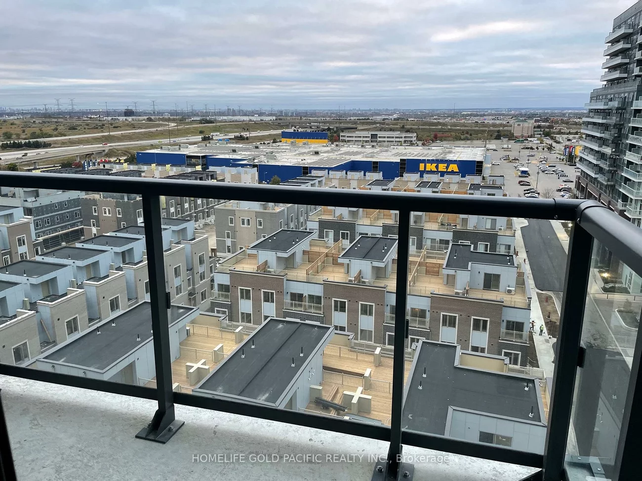 60, Honeycrisp, Vaughan Corporate Centre, Vaughan