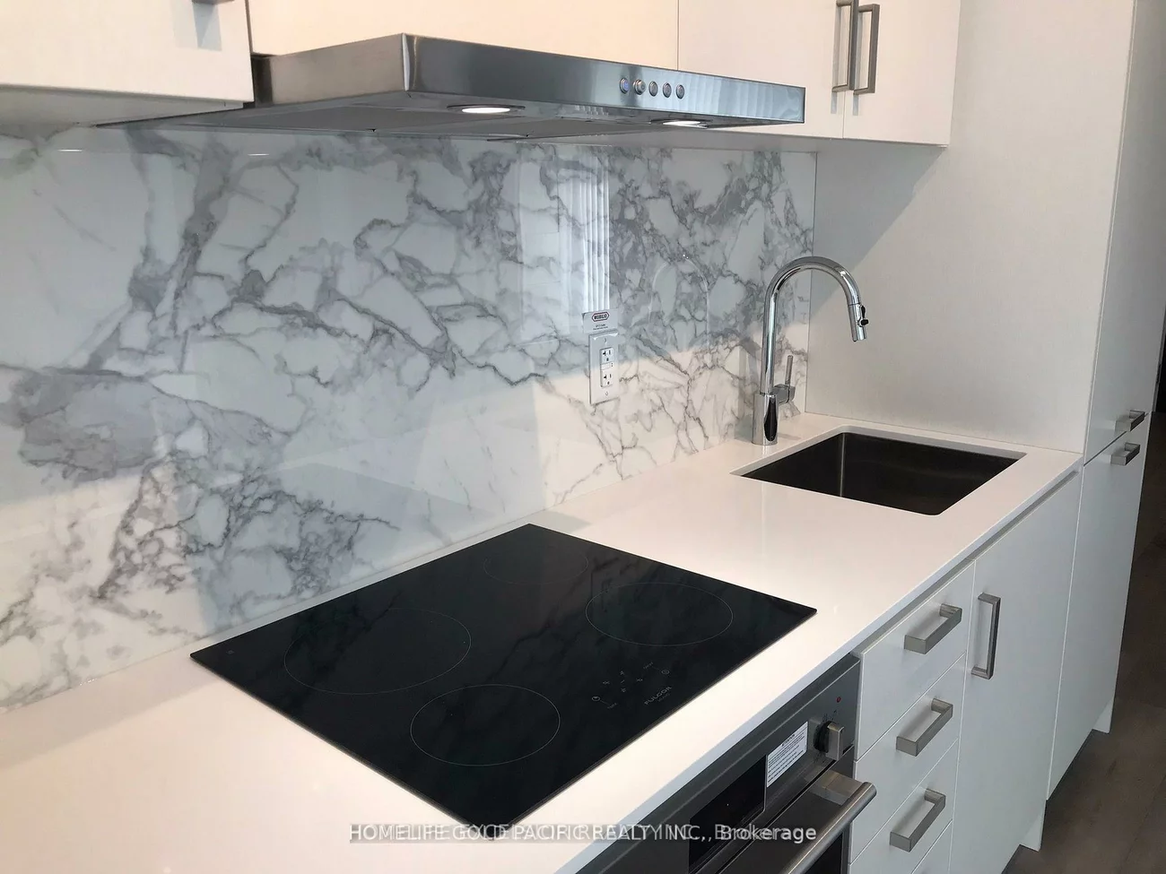 60, Honeycrisp, Vaughan Corporate Centre, Vaughan