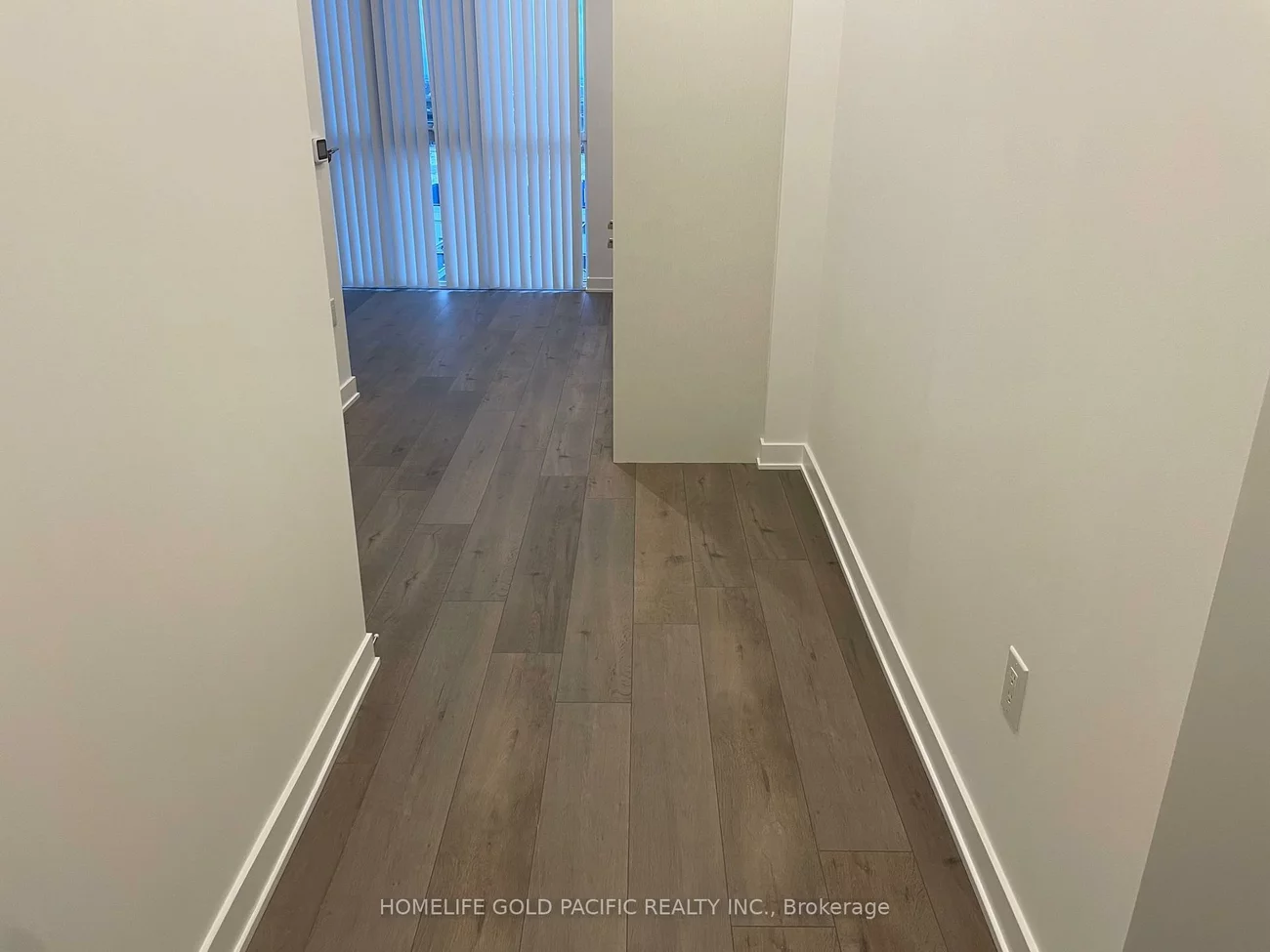 60, Honeycrisp, Vaughan Corporate Centre, Vaughan