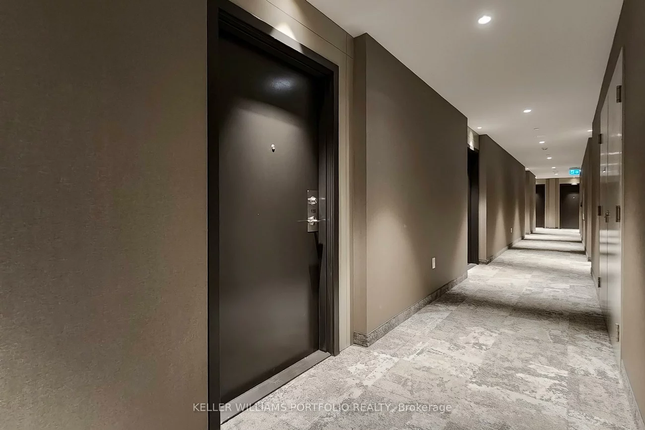 38, Honeycrisp, Vaughan Corporate Centre, Vaughan