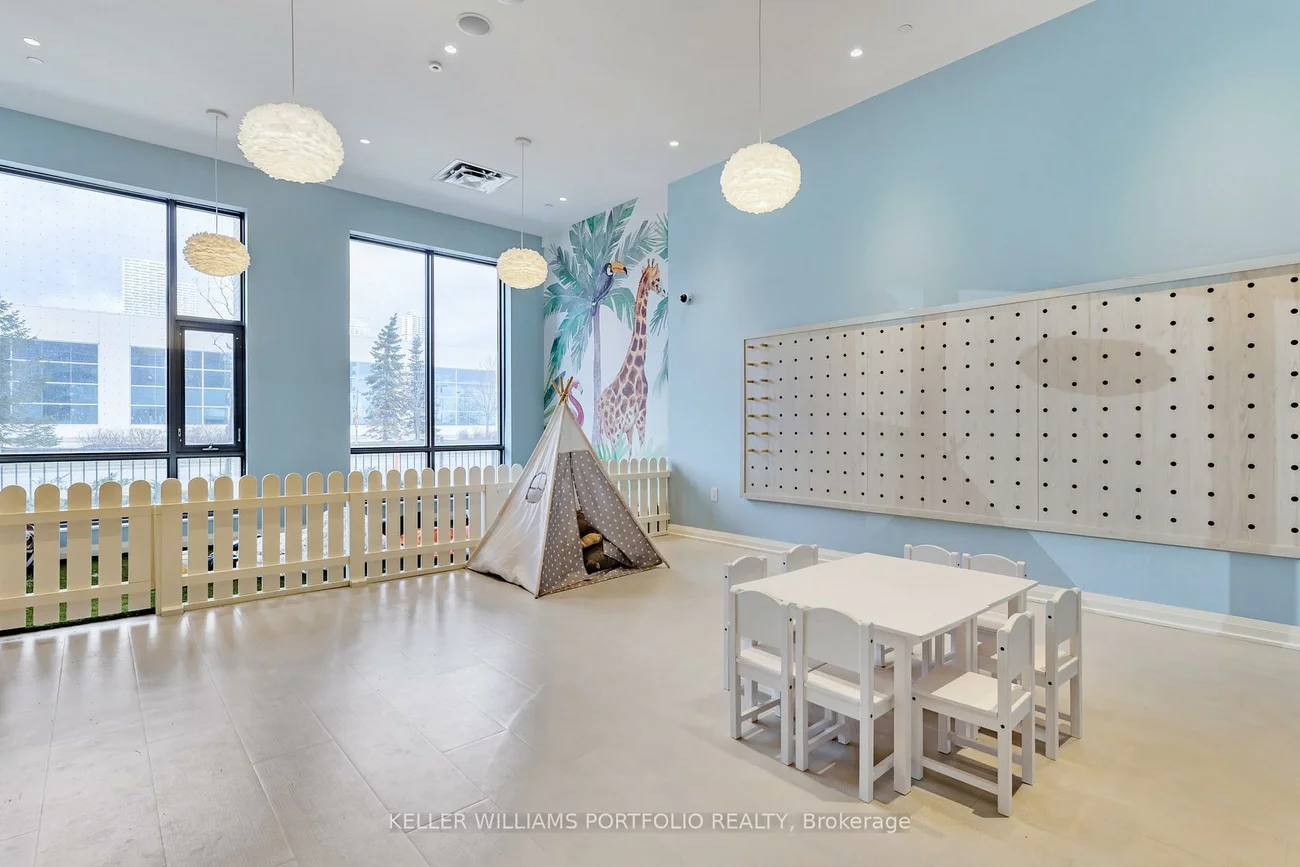 38, Honeycrisp, Vaughan Corporate Centre, Vaughan