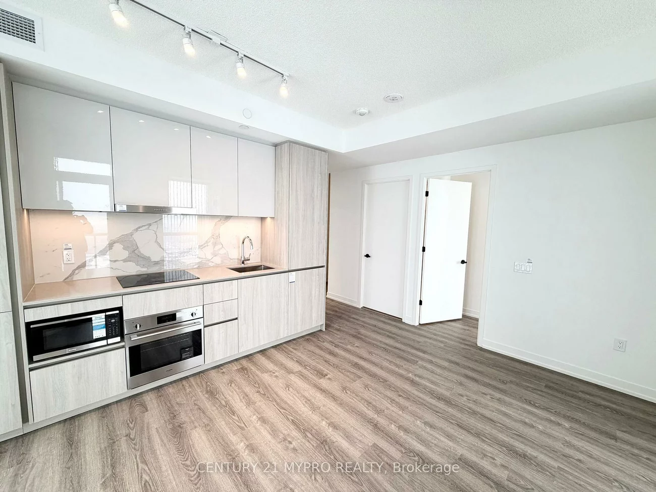 8, Interchange, Vaughan Corporate Centre, Vaughan