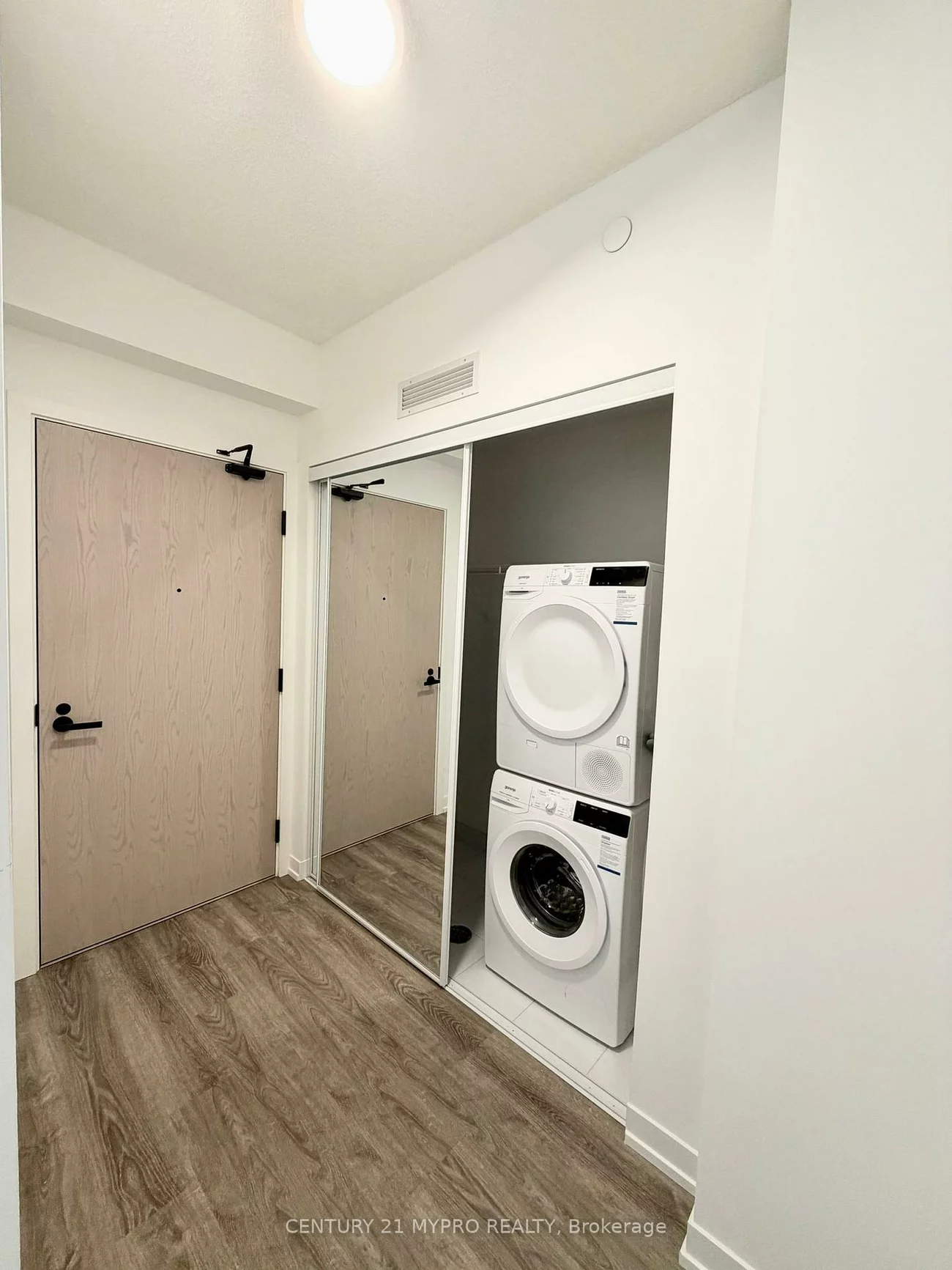 8, Interchange, Vaughan Corporate Centre, Vaughan