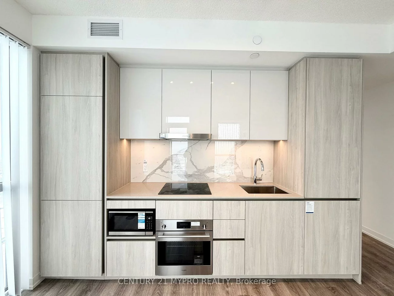 8, Interchange, Vaughan Corporate Centre, Vaughan