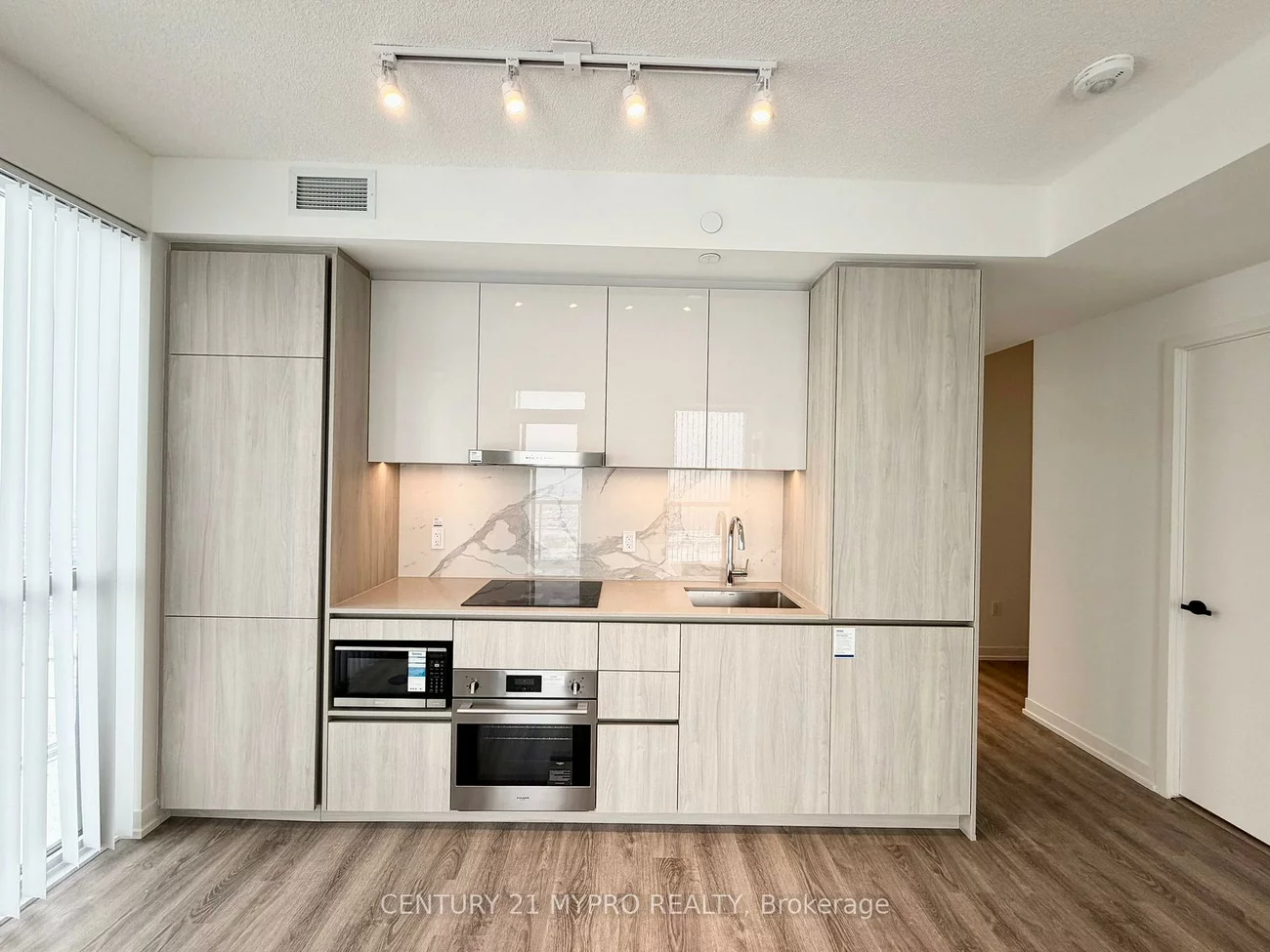 8, Interchange, Vaughan Corporate Centre, Vaughan