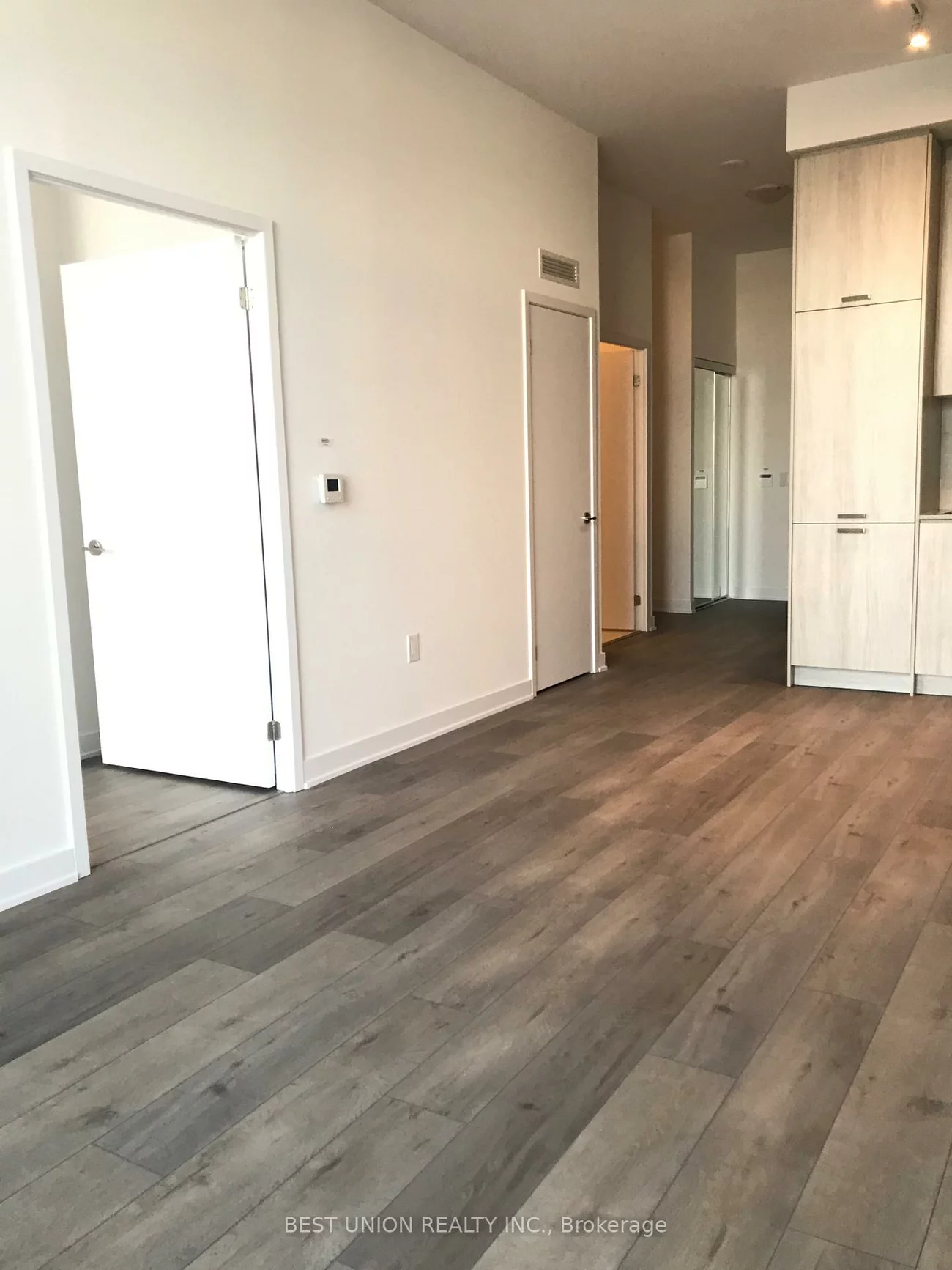 10, Honeycrisp, Vaughan Corporate Centre, Vaughan