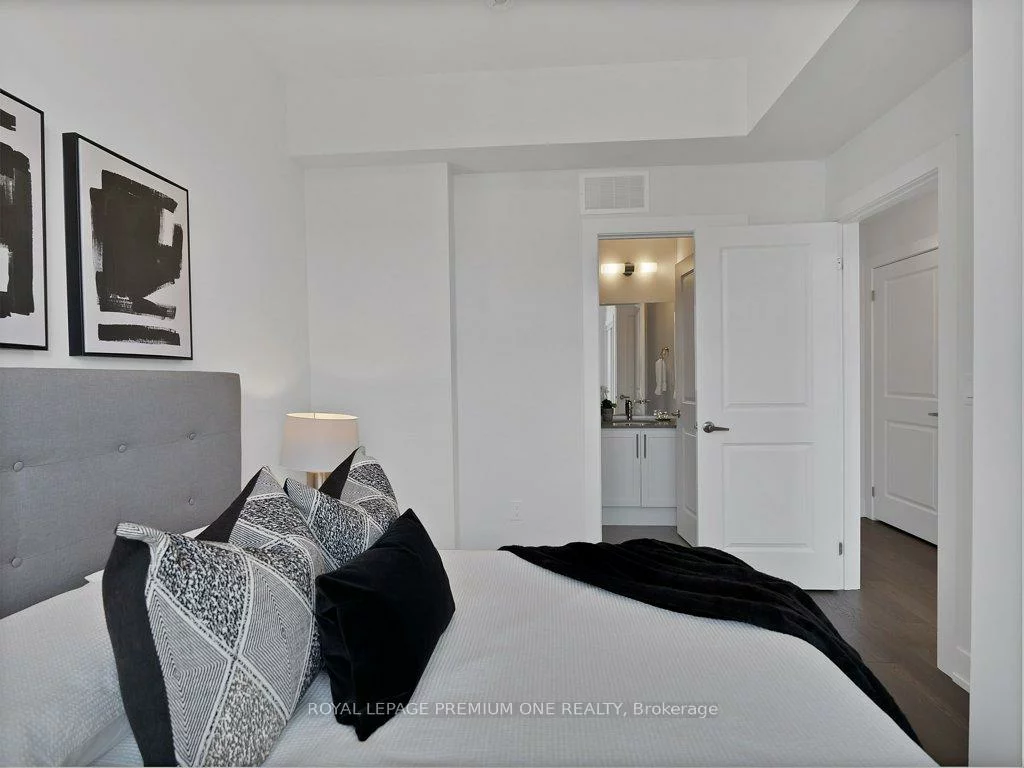 9560, Islington, Sonoma Heights, Vaughan