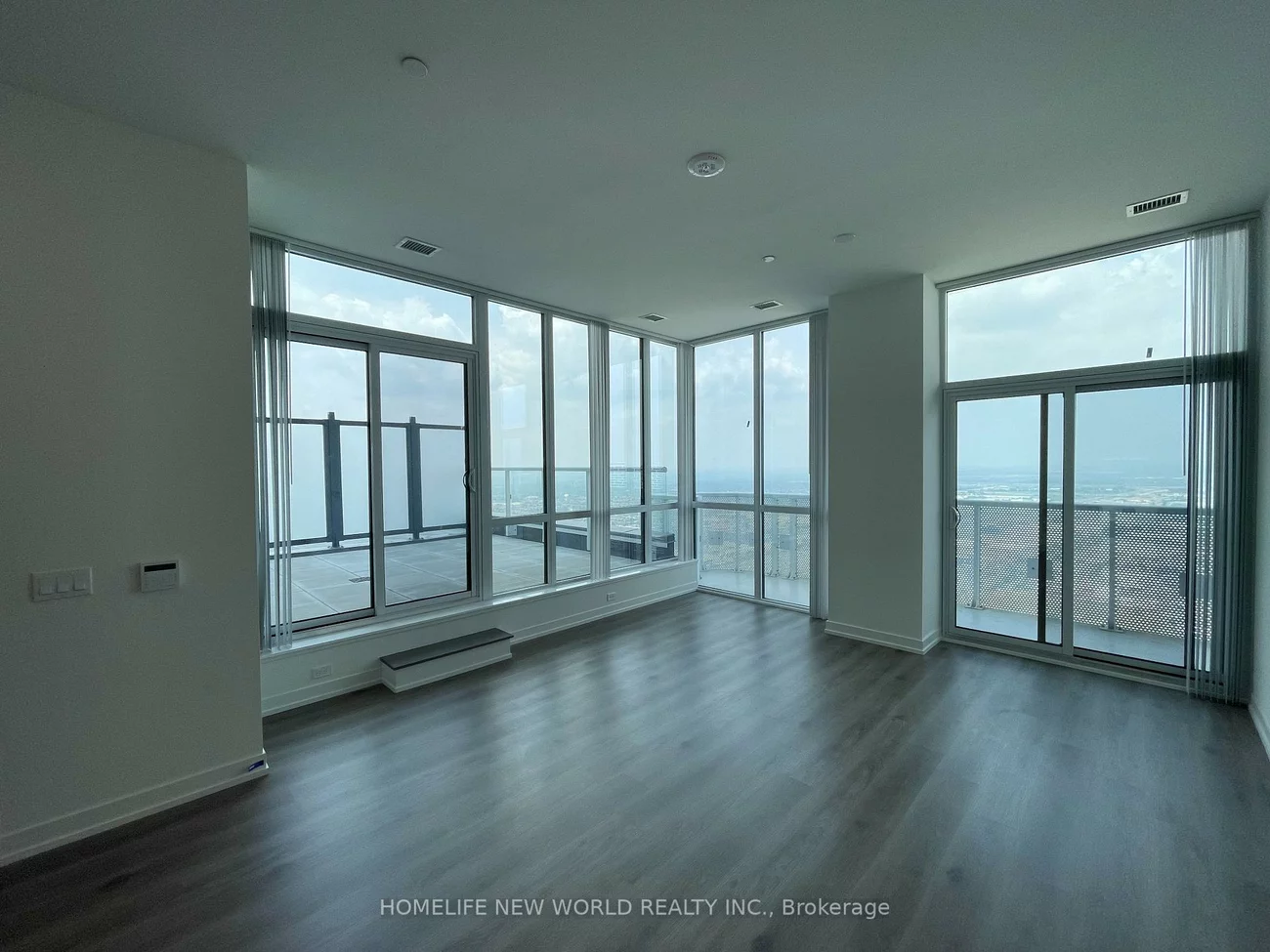 225, commerce, Vaughan Corporate Centre, Vaughan