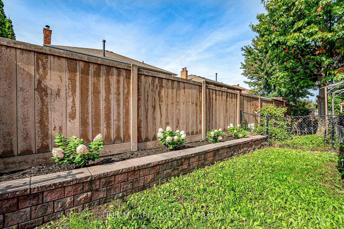 123, Pinedale, East Woodbridge, Vaughan