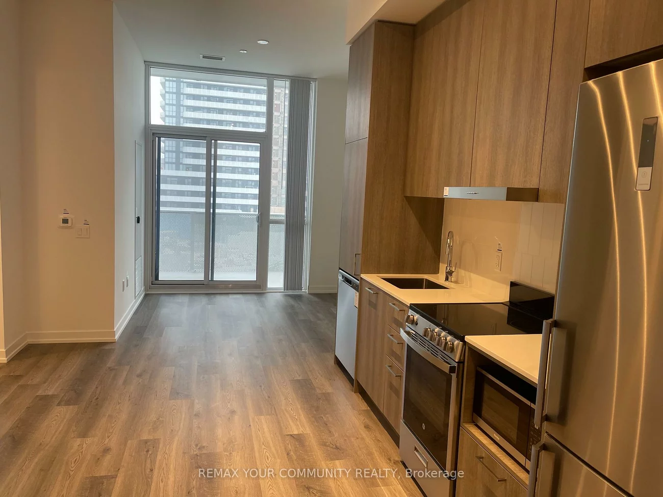 195, Commerce, Vaughan Corporate Centre, Vaughan