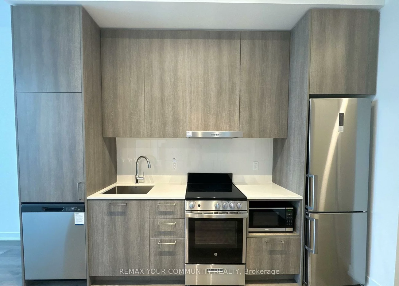 195, Commerce, Vaughan Corporate Centre, Vaughan