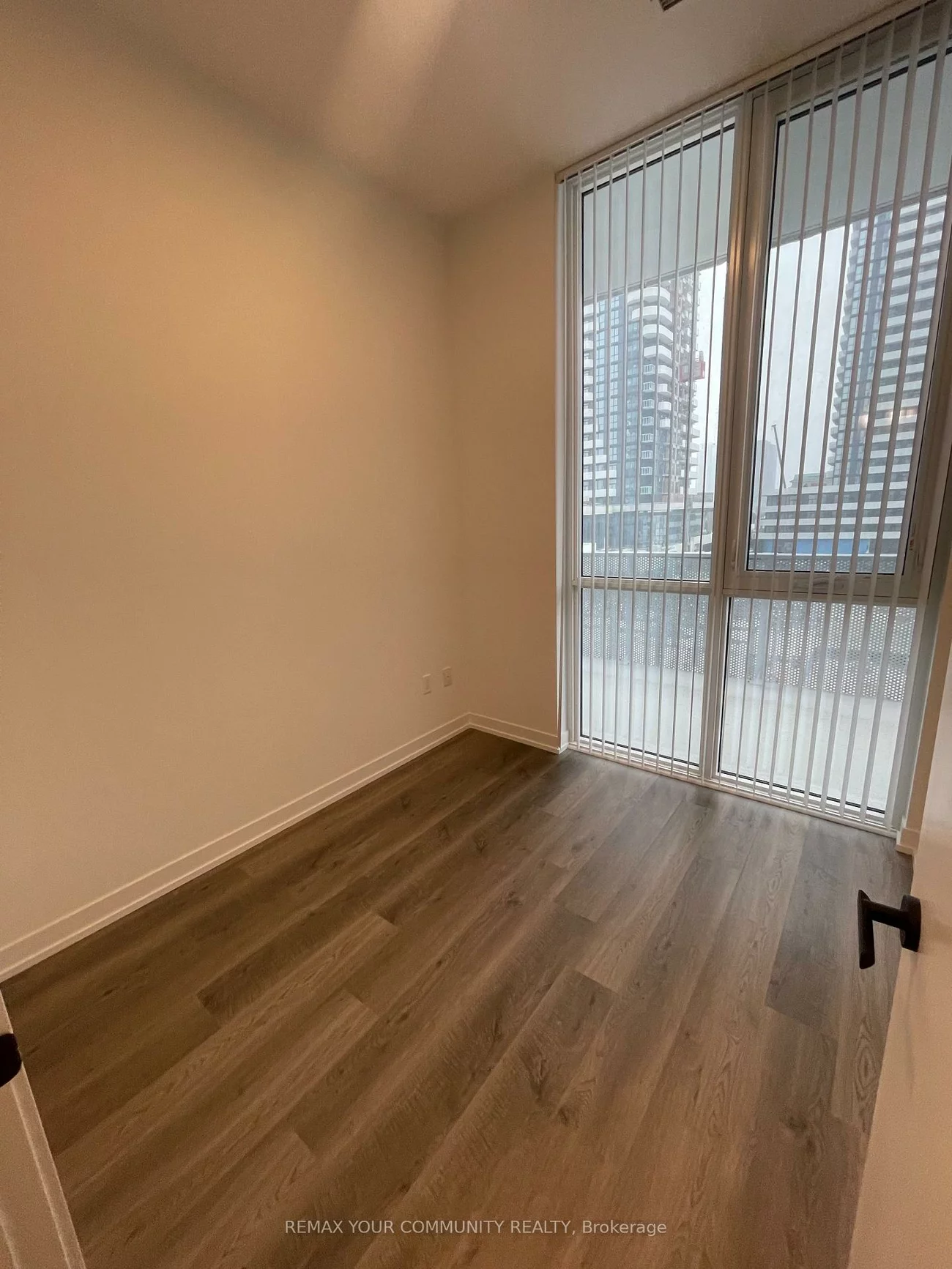 195, Commerce, Vaughan Corporate Centre, Vaughan