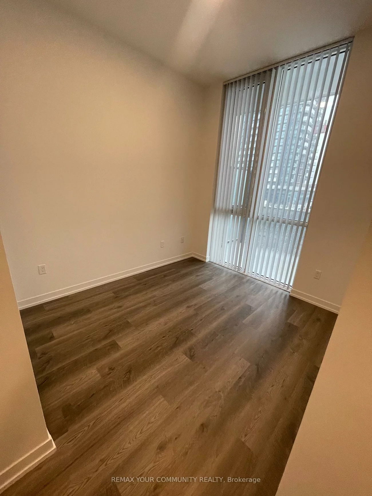 195, Commerce, Vaughan Corporate Centre, Vaughan